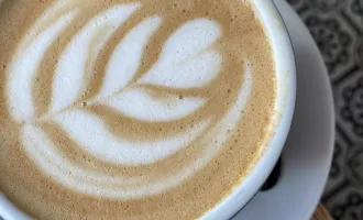 Trend Café in Bestlage von Wien mit Blick auf die Votivkirche