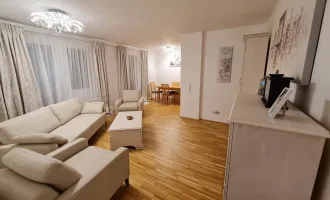 Schöne 3-Zimmer Wohnung mit Garagen-Stellplatz & Pool am Dach in grüner Lage