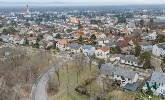 Grundstück in ruhiger und sonniger Ecklage mit Altbestand!