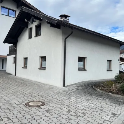 Terfens/Vomperbach: Einfamilienhaus mit großem Carport. - Bild 2