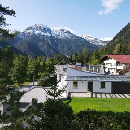 Erstbezug nach hochwertiger Revitalisierung! Imposantes Familiendomizil mit beeindruckenden Flächen. - Bild 2