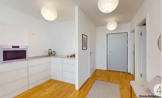 2 Zimmer Wohnung, Bahnhofsnähe! 52m2, Balkon, 2 KFZ Garagenplätze inklusive - PROVISION BEZAHLT DER ABGEBER