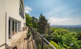 Luxuriöse Parkvilla mit einzigartigem Fernblick