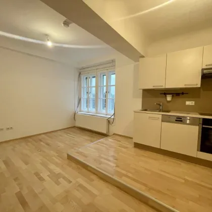 Herrengasse - sanierte Altbau 2-Zimmer-Wohnung. UNBEFRISTET zu vermieten! - Bild 2