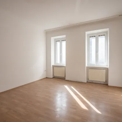 ++NEU++ Sanierungsbedürftige 3-Zimmer Altbau-Wohnung - großes Potenzial! - Bild 2