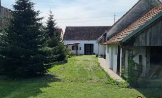 Nähe Güssing: Traditionelles Bauernhaus mit großem Garten