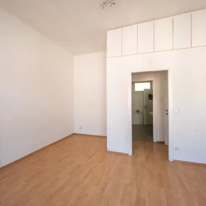 +++NEU+++ Sanierungsbedürftige 3-Zimmer Altbau-Wohnung - Bild 3