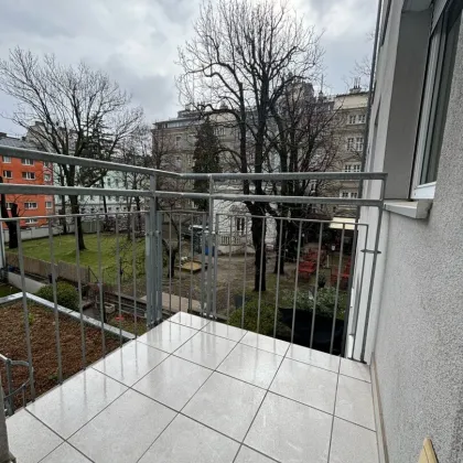 Hübsches 2-Zimmer Eigentum mit Balkon + Tiefgaragenplatz! - Bild 2