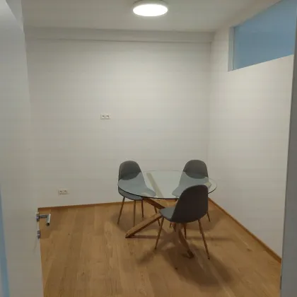 Moderne Büro-/Verkaufsfläche in Kufstein - 142m² für 2.490 € Miete inkl. 2 Garagen & Stellplätzen - Bild 3