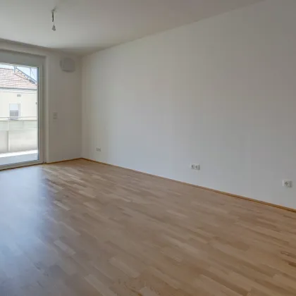 Erstbezug! Drei-Zimmer-Wohnung mit Stil, 2 KFZ Abstellplätze - PROVISION BEZAHLT DER ABGEBER - Bild 3