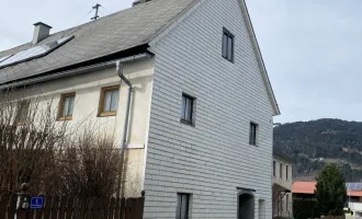 ***Neuer Preis*** Scheifling b. Neumarkt: Ideal für mehrere Generationen oder Anleger - 12 Zimmer, 1604 m2 Grund, großzügiges Nebengebäude mit Carport!