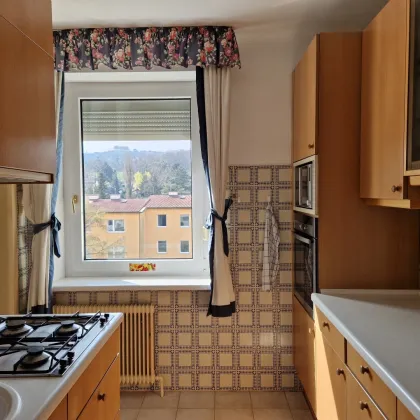 Helle Familienwohnung mit großem Balkon und Ausblick - Bild 2