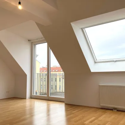 Helle 4-Zimmer DG-Maisonette  mit großem Balkon Nähe U1! - Bild 3