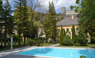 SACHER-RESIDENZ MIT PARKANLAGE UND OUTDOOR-POOL