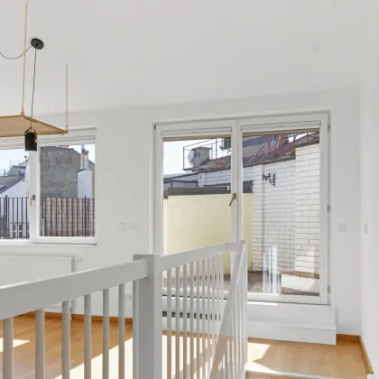 Exklusive Dachgeschoßwohnung mit Terrasse in Top-Lage - Perfekt für Genießer - zu Fuß in den 1. Bezirk! U1 - Bild 3