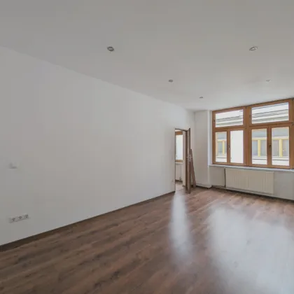 ++Hofseitig++ Tolle gepflegte 2-Zimmer Altbau-Wohnung in absoluter Ruhelage, viel Potenzial! - Bild 3