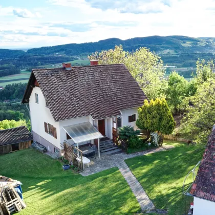 Traumhafter Weitblick und Natur pur – Einfamilienhaus mit umfangreichem Grundstück und landwirtschaftlichen Gebäuden - Bild 2