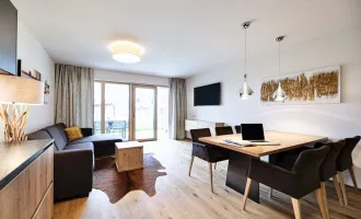 Bestlage Pinzgau mit ca. 6% Rendite! 3-Zimmer-Maisonette mit Balkonen sowie beheiztem Aussenpool