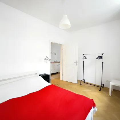 *TOP-LAGE* Schöner Altbau mit tollem Grundriss! - Bild 2