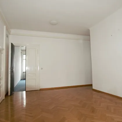 Geräumiges Altbau-Büro in innerstädtischer Bestlage - Bild 3