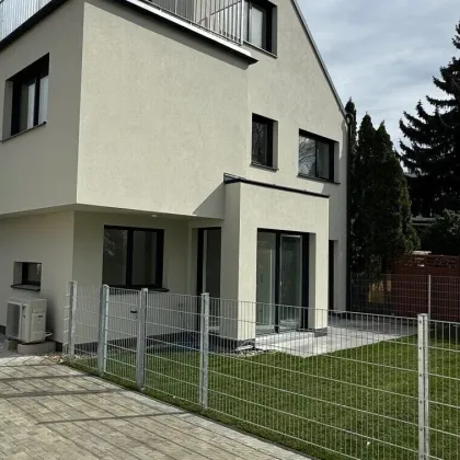 Moderne Doppelhaushälfte in 1220 Wien - Erstbezug mit Garten, Terrassen und Stellplatz - Perfekt für Familien! - Bild 2