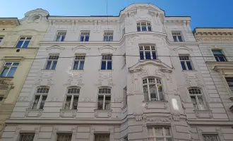 Provisionsfrei! Sanierter Stilaltbau mit großem Balkon und Luftwärmepumpe