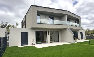 Moderne Doppelhaushälfte mit Garten und Carport!