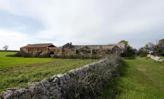 BAUERNHOF NÄHE LECCE MIT 43HA