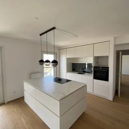 !!!HIGH-RISE WIENERBERG!!! LOFTARTIGE WOHNUNG IM 33. STOCK MIT BLICK ÜBER GANZ WIEN UM 6.650 EUR PRO M2 - Bild 2