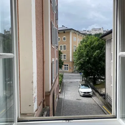 ALTSTADT SALZBURG / STEINGASSE: Renovierte 1,5-Zimmer-Altbau-Wohnung (Studio), ca. 54qm - Bild 2