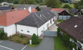 Ruhig gelegenes ehem. Bauernhaus mit chilligem Innenhof samt Sommerküche, Garage, etlichen Nebengebäuden und großem Garten in Hammerteich