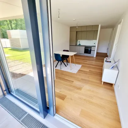 Neuer Preis! Die ideale Kleinwohnung mit Garten! Kleine Wohnung mit viel Freiraum! Traumhafter Eigengarten und Terrasse + Stylische Einbauküche + Grün wohin das Auge reicht + Luftwärmepumpe! - Bild 3