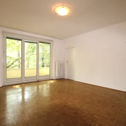 Schöne 3-Zimmer-Wohnung mit ca. 15 m² großen Loggia beim Kurpark - Bild 3