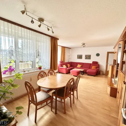 Sehr gepflegte, helle, ca. 104 m² (inkl. d. 5,5 m² Loggia/Balkon) große 4-Zimmer-Wohnung mit Garagenplatz in U-Bahn-Nähe! - Bild 2