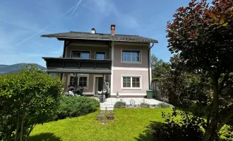 Wohnhaus, Garage, Doppelcarport, große südseitige Terrasse u. Balkon!