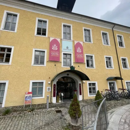 MONDSEE-Wohnen in exclusivem Ambiente! Schöne 3-Zimmer-Wohnung im Schlosshotel Mondsee zu vermieten - Bild 2