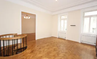 CHARMANTE, RENOVIERUNGSBEDÜRFTIGE MAISONETTE WOHNUNG MIT INSGESAMT ca. 185 M² WOHNFLÄCHE