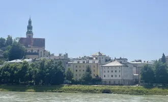 Historisches Stadthaus mit gediegener und kunstvoller Einrichtung