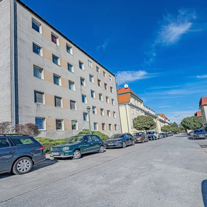 NEU In Fischamend am Markt+++ Sehr gepflegte 3- Zimmer Neubauwohnung ( Bj.1954)++ Geeignet für Paare und Jungfamilien als auch für Investoren als Geldanlage++ Kapitalanlage Wohnung ++ Nähe Flughafen Wien - Bild 2