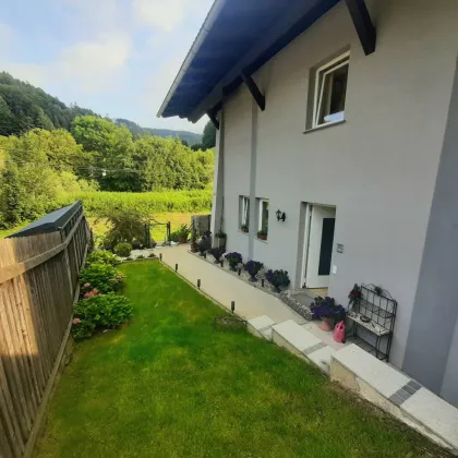 Wunderschöner Mehrfamilientraum mit Pool und Bergblick - Bild 3