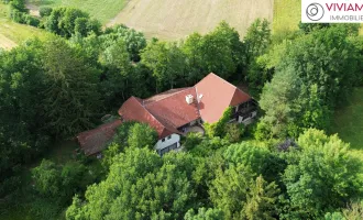 20 Minuten vor den Toren Wiens I Weitläufiges Anwesen im Wienerwald auf 17.900 m² Grundstücksfläche mit Privatsee und Hallenbad!