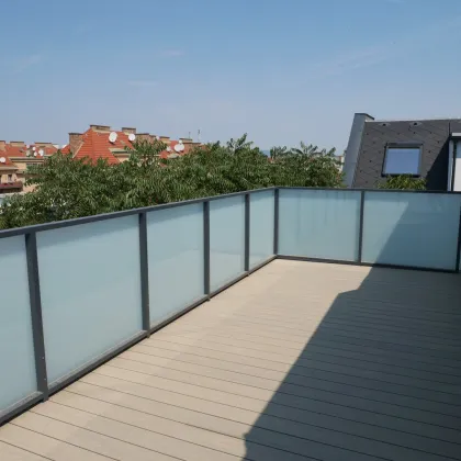 Provisionsfrei: Klimatisierter 69m² DG-Erstbezug + 19m² Terrasse im topsanierten Altbau - 1100 Wien - Bild 2