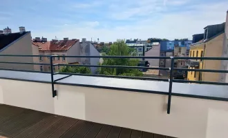 Großes WOW im Dachgeschoss! Blick ins Grüne + Absolute Hofruhelage + Zentrumsnah + 3 Zimmer mit Terrasse + Frisch saniert + Hauseigene Tiefgarage! Besser geht es nicht....