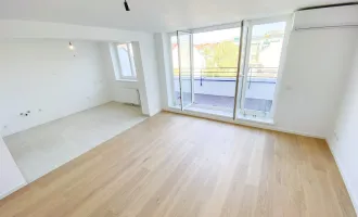 Neu sanierte DG-Wohnung mit Grünblick | Innenhof (Ruhelage) | 3 Min. zum Kutschkermarkt und zur U6 | PKW-Stellplatz | 2 Min. zum Aumannplatz