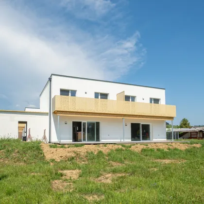 PROVISIONSFREIER ERSTBEZUG -Moderne Doppelhaushälfte - inklusive Carport - baldige Fertigstellung - Bild 2