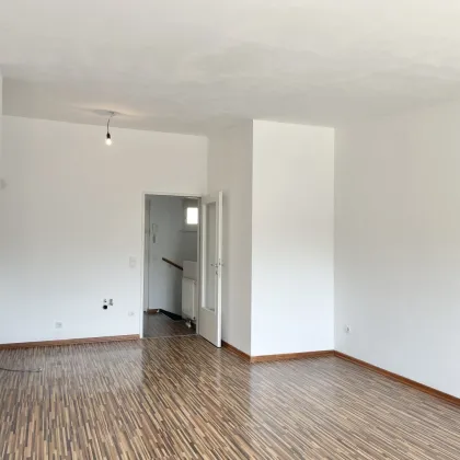 PROVISIONSFREI VOM EIGENTÜMER! NETTE 3-ZIMMER MAISONETTE-WOHNUNG MIT SÜDWEST LOGGIA UND TERRASSE NÄHE U3 SIMMERING! - Bild 3