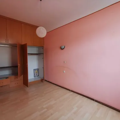 +.+NEU+.+ Sanierungsbedürftige 2-Zimmer Altbau-Wohnung, viel Potenzial! - Bild 2