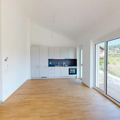 Feiner 3-Zimmer ERSTBEZUG: 67,5 m² Wohnfläche & 20,50 m² Balkon mitten in der THERMENREGION! EINZIEHEN & WOHLFÜHLEN! - Bild 3