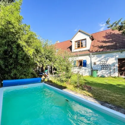 Hochwassersicher! Pure Idylle / saniertes Bauernhaus mit uneinsichtigem Innenhof und Pool - Bild 2