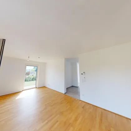 Großartiger 3-Zimmer ERSTBEZUG! 68,50 m² Wohnfläche & ca. 243 m² großer Garten mitten in der THERMENREGION! EINZIEHEN & WOHLFÜHLEN! - Bild 3